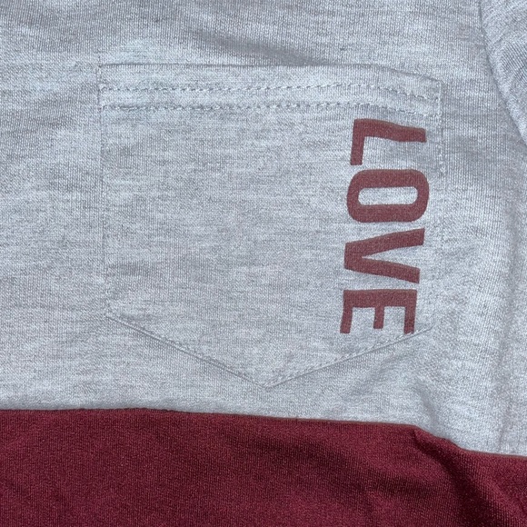 RILEY &JAMES juniors/women’s sweatshirt LOVE maroon size small - Picture 9 of 10